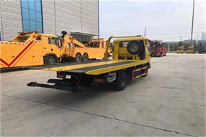 丘北非事故拖车